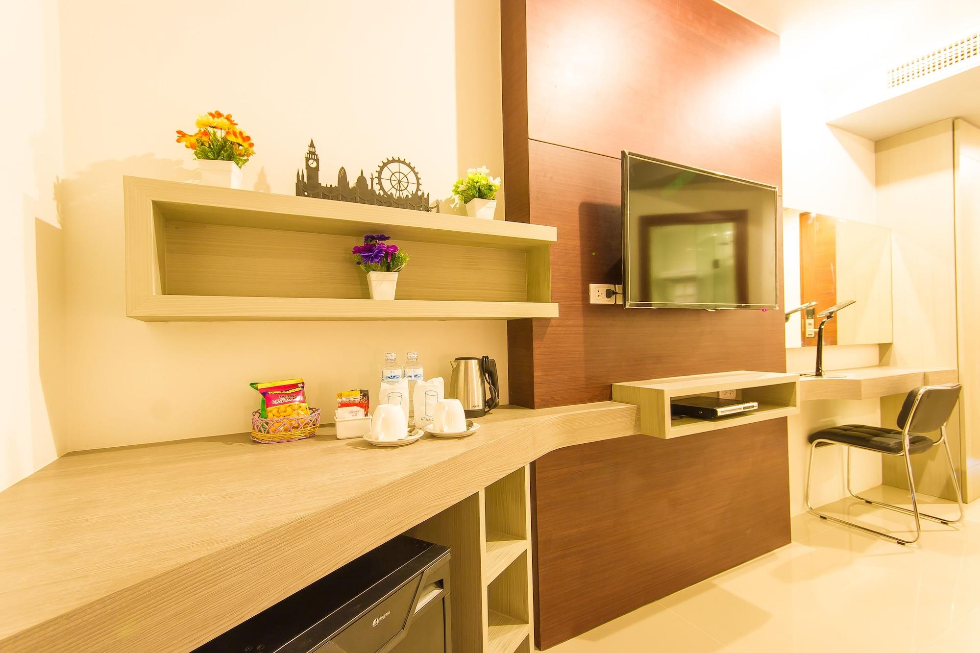 Hemingways Silk Hotel Patong Екстер'єр фото