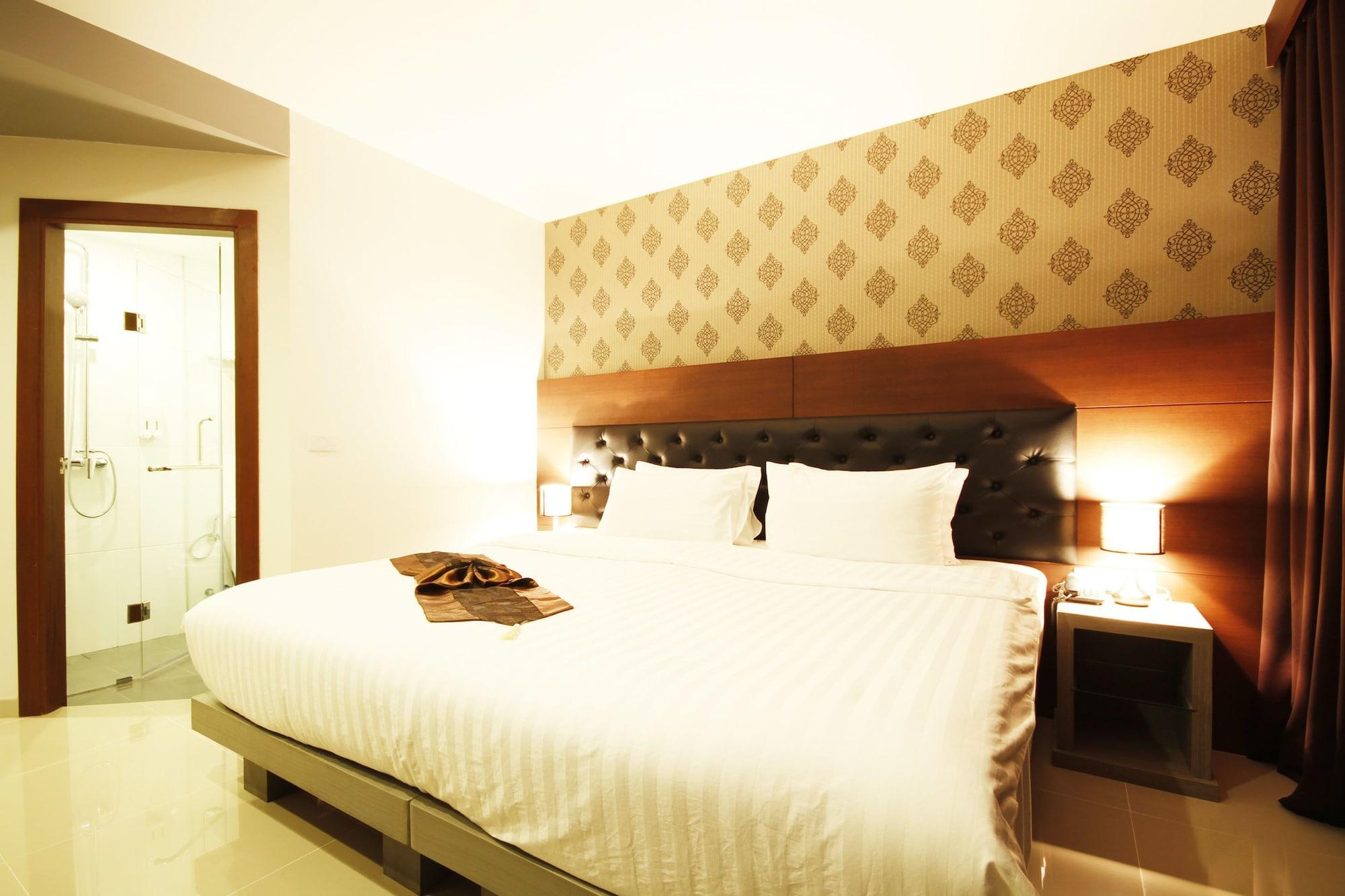 Hemingways Silk Hotel Patong Екстер'єр фото