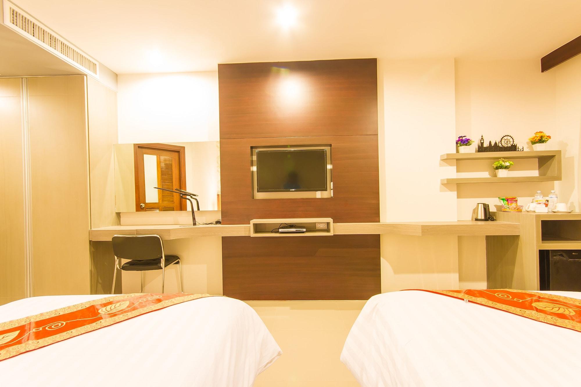 Hemingways Silk Hotel Patong Екстер'єр фото