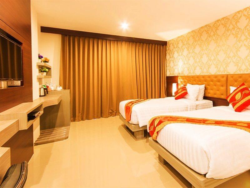 Hemingways Silk Hotel Patong Екстер'єр фото