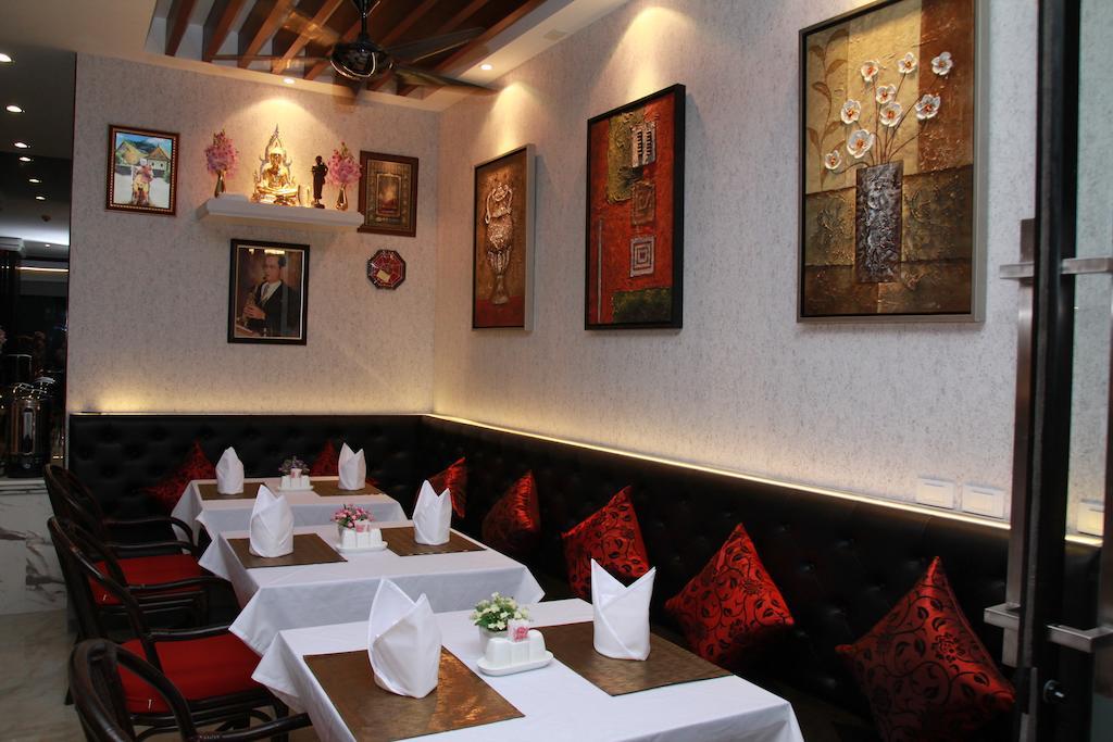 Hemingways Silk Hotel Patong Екстер'єр фото