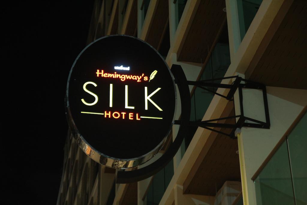 Hemingways Silk Hotel Patong Екстер'єр фото