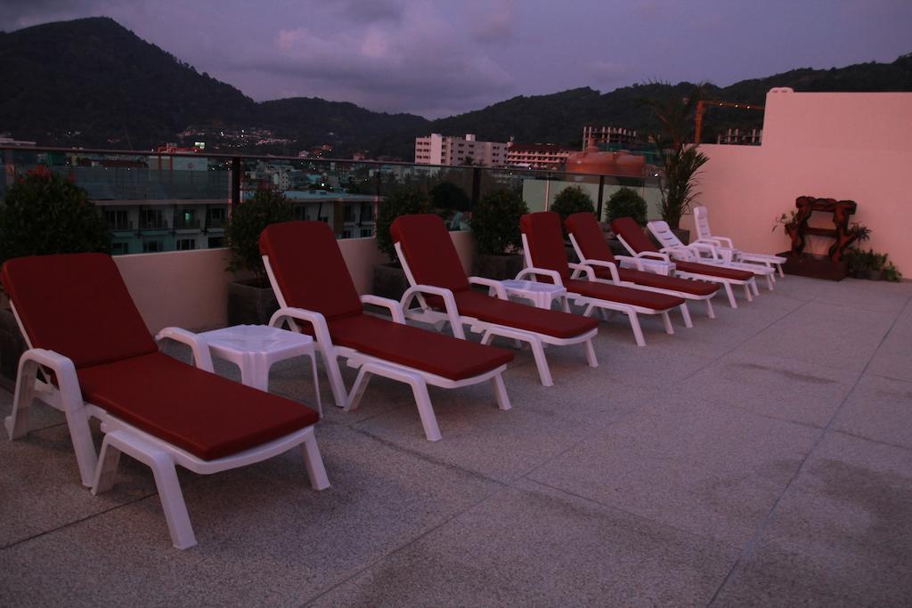 Hemingways Silk Hotel Patong Екстер'єр фото