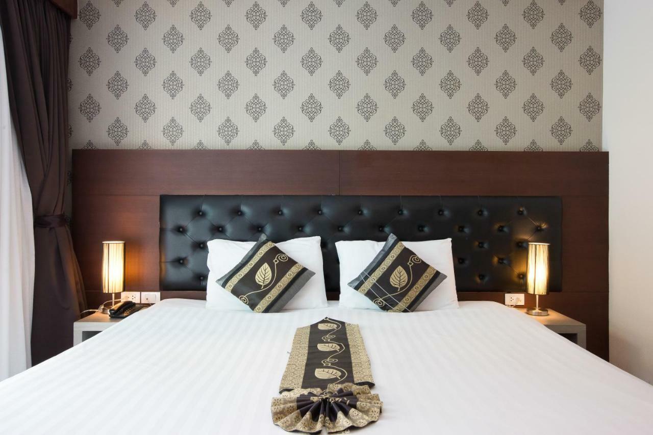 Hemingways Silk Hotel Patong Екстер'єр фото