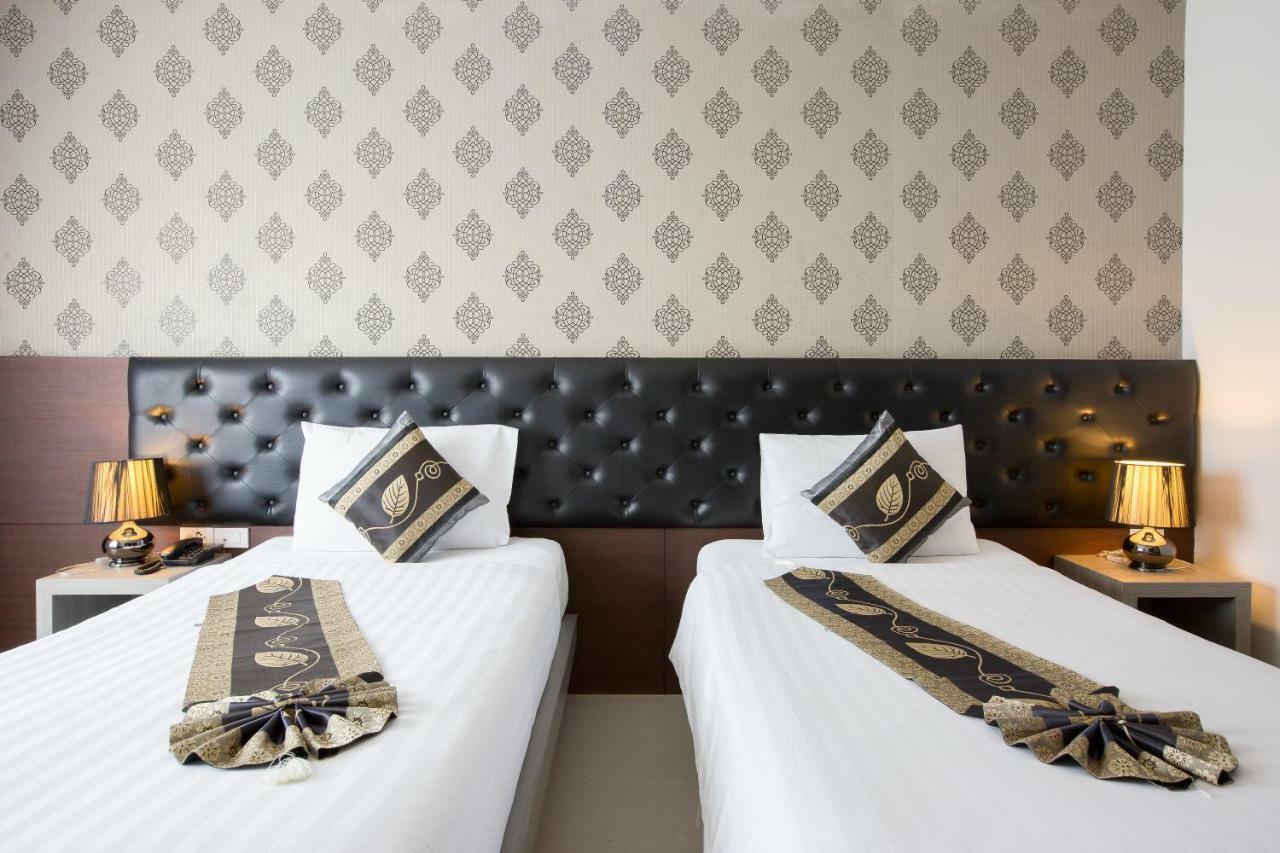 Hemingways Silk Hotel Patong Екстер'єр фото