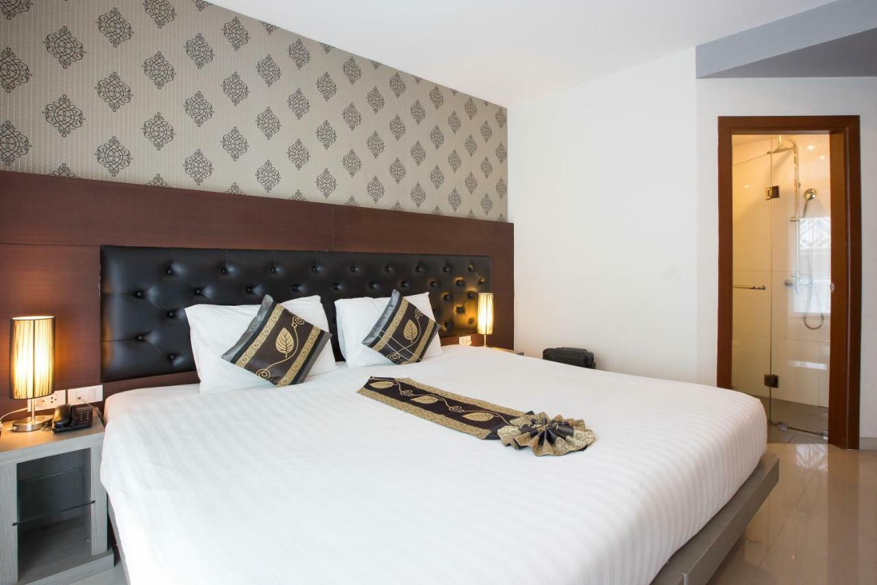 Hemingways Silk Hotel Patong Екстер'єр фото