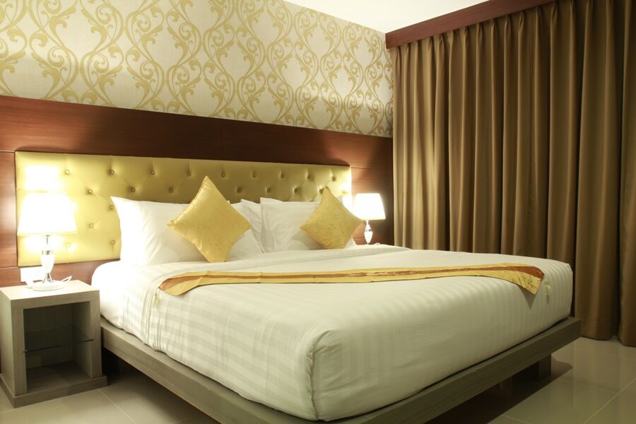 Hemingways Silk Hotel Patong Екстер'єр фото