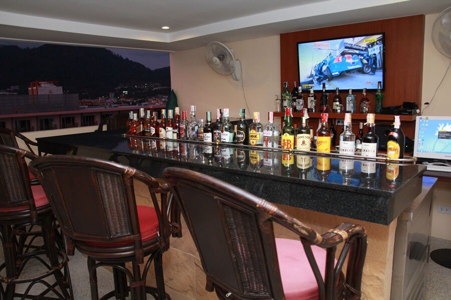 Hemingways Silk Hotel Patong Екстер'єр фото