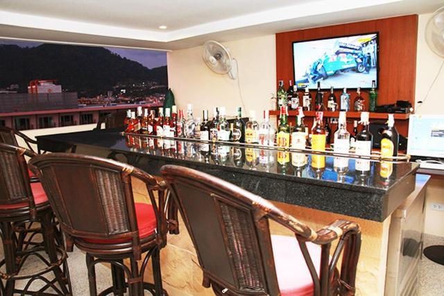 Hemingways Silk Hotel Patong Екстер'єр фото